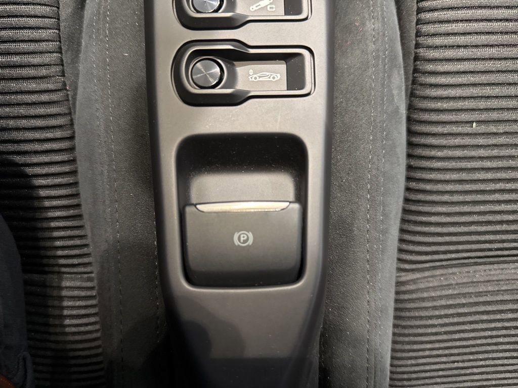 Used 2022 Ford GT image 19