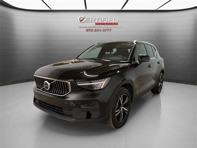 Used 2025 Volvo XC40 B5 Core