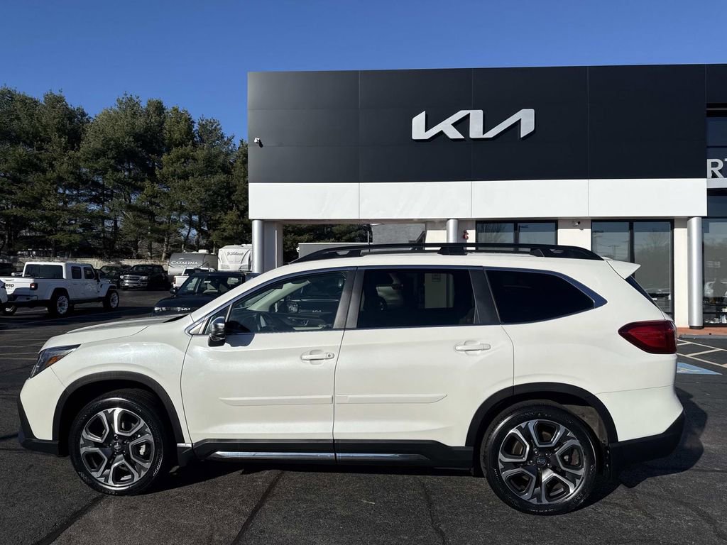 Used 2023 Subaru Ascent Limited w/ Technology Package image 2