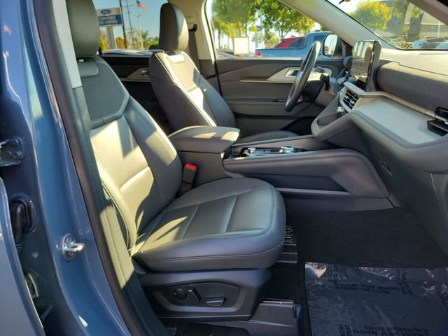 Used 2025 Ford Explorer Active w/ Active Comfort Package RWD image 18