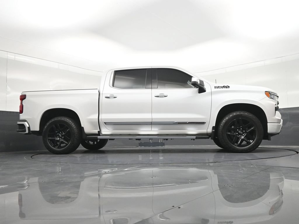 Used 2022 Chevrolet Silverado 1500 High Country w/ High Country Premium Package AWD/4WD image 29