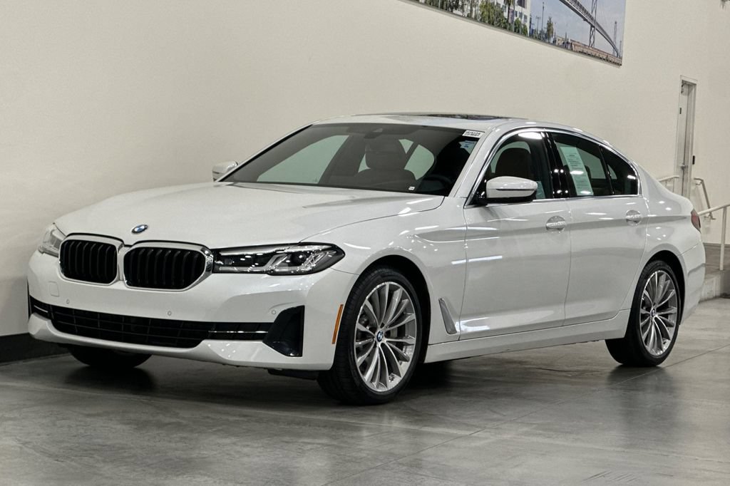 Used 2023 BMW 530i w/ Premium Package RWD image 8