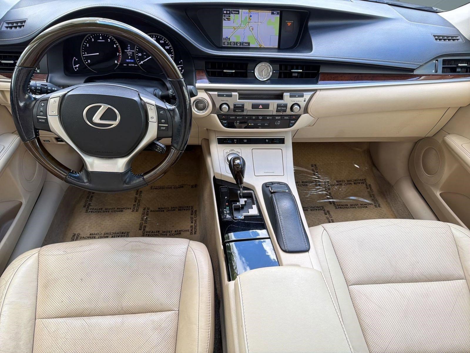 Used 2015 Lexus ES 350 w/ Luxury Package image 16