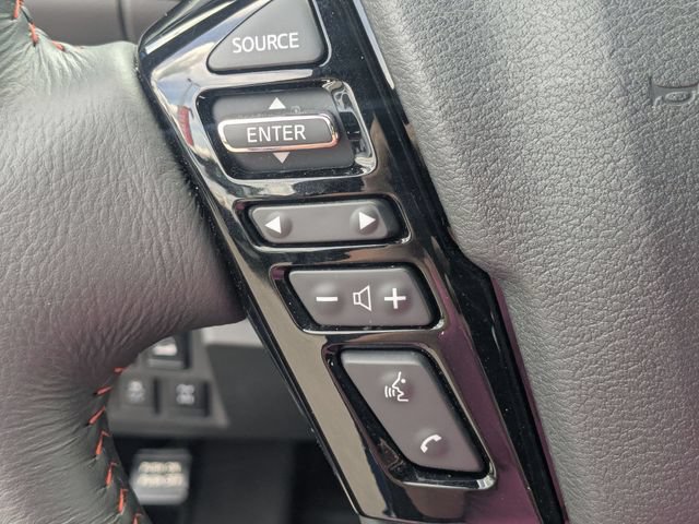 Used 2025 Nissan Frontier PRO-4X AWD/4WD image 16
