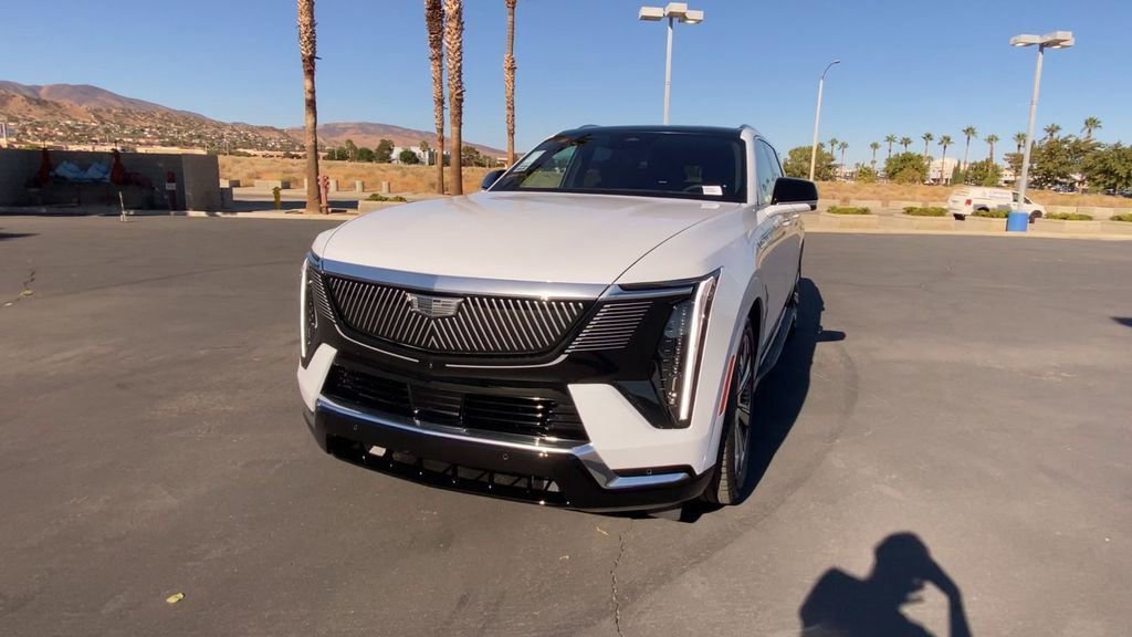 Used 2026 Cadillac Escalade IQL Luxury image 3
