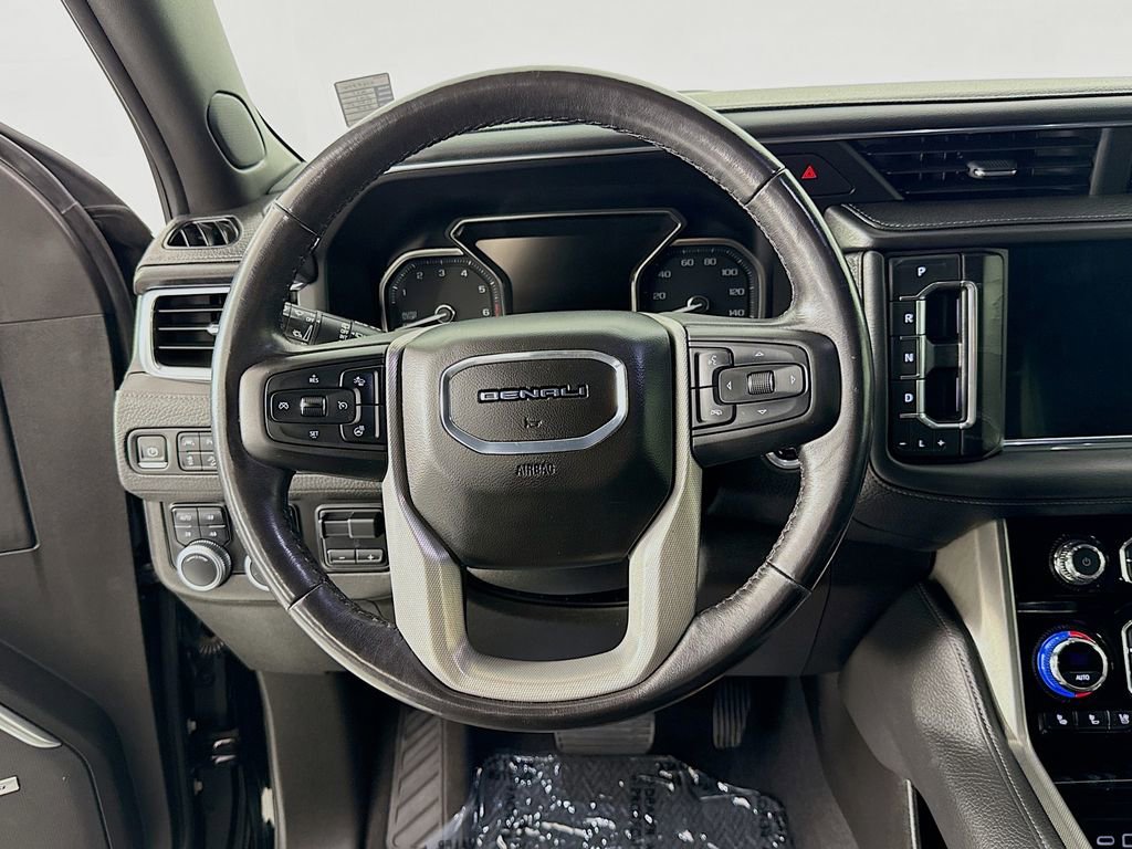 Used 2021 GMC Yukon XL Denali w/ Denali Premium Package AWD/4WD image 11