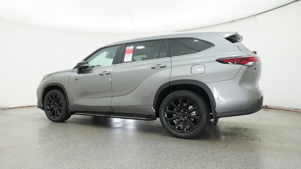 New 2025 Toyota Highlander XLE image 23