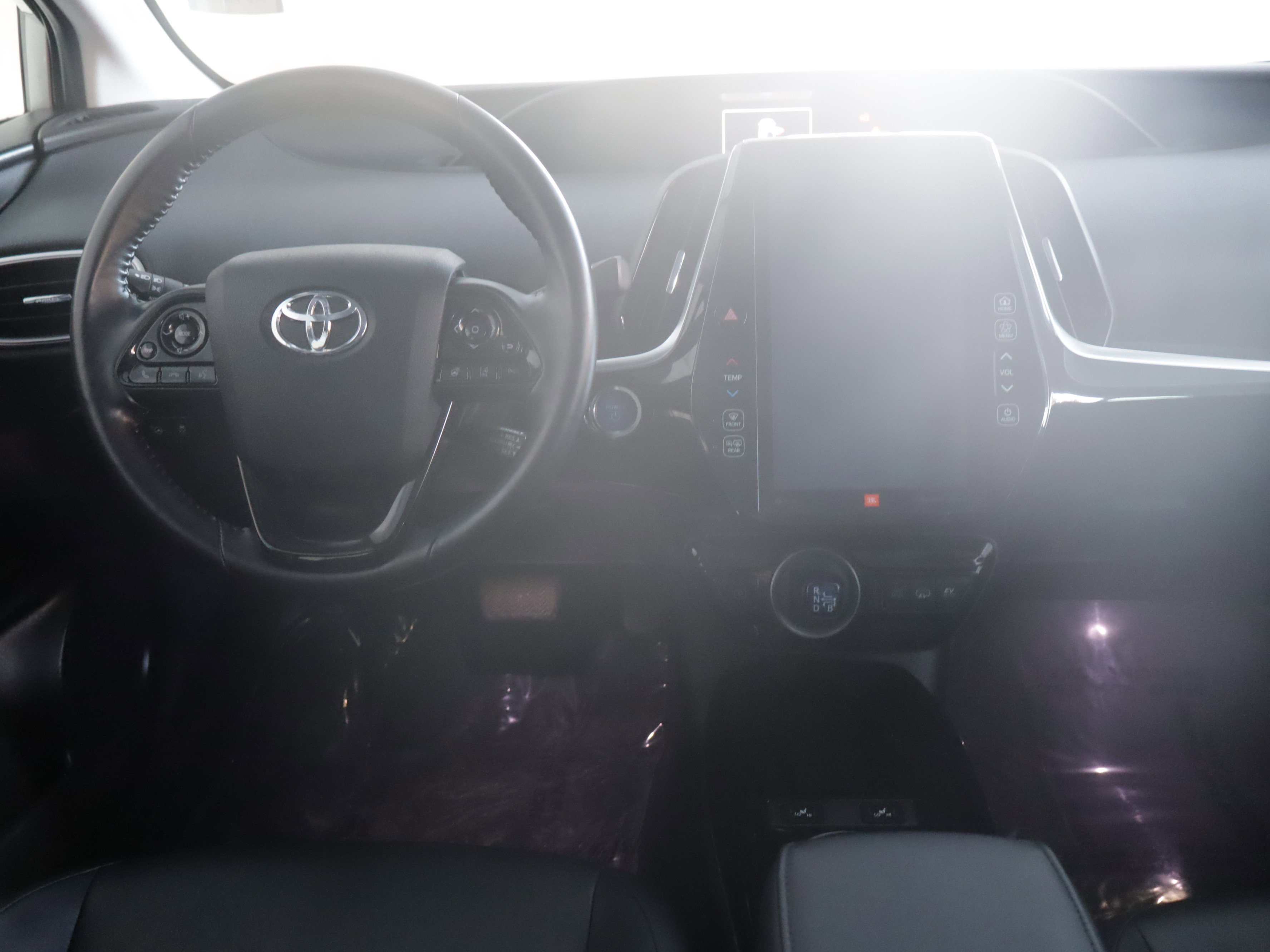 Used 2021 Toyota Prius Prime Limited image 2