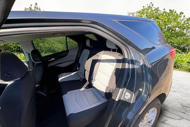 Used 2020 Chevrolet Equinox LT w/ LPO, Floor Liner Package AWD/4WD image 21