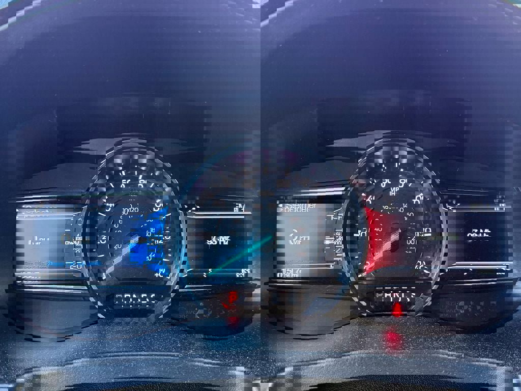 Used 2017 Ford Explorer XLT w/ Equipment Group 202A AWD/4WD image 19