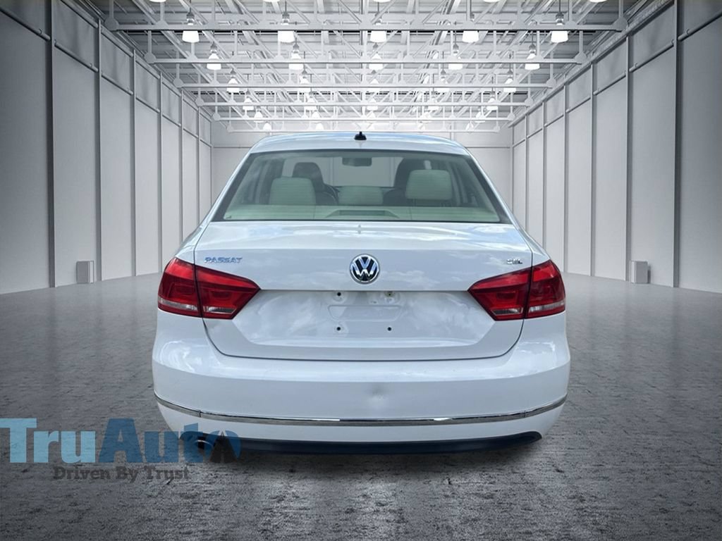 Used 2012 Volkswagen Passat 2.5 SEL FWD image 7
