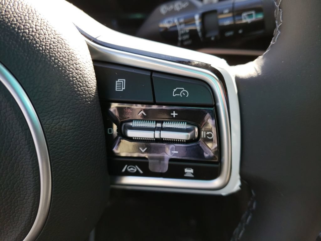 New 2026 Kia Carnival EX FWD image 13