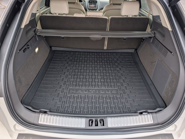 Used 2019 Lincoln Nautilus Reserve image 14