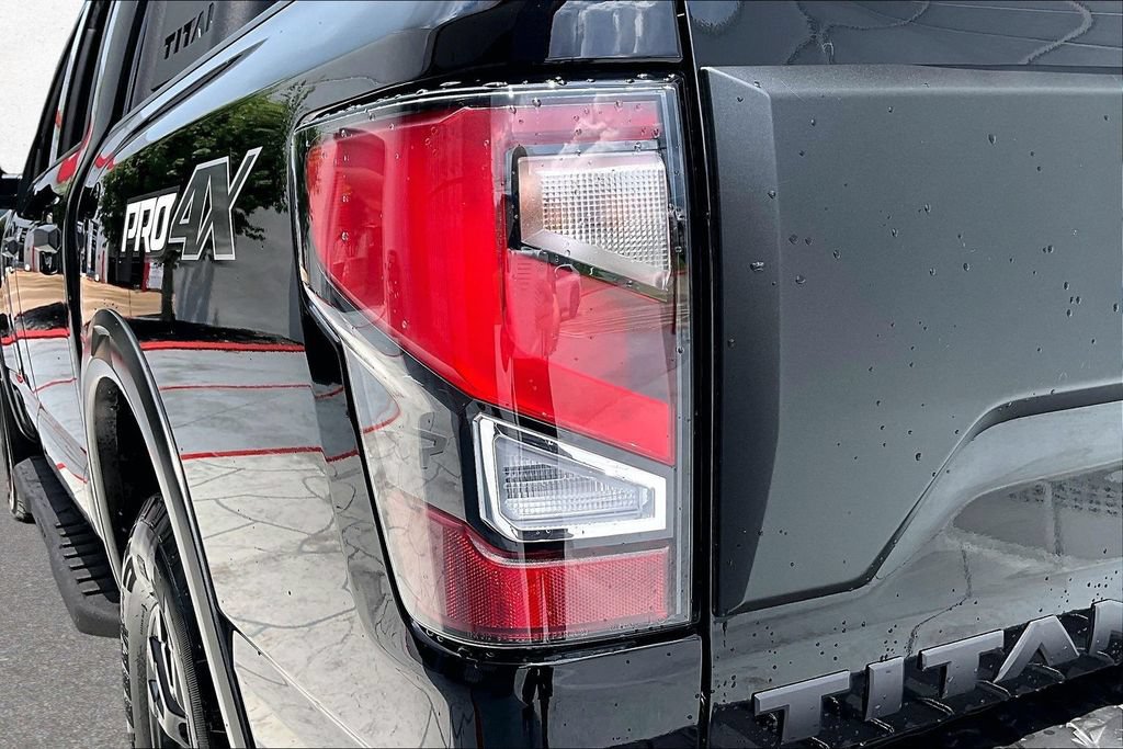 Used 2024 Nissan Titan PRO-4X w/ Pro-4x Convenience Package AWD/4WD image 24
