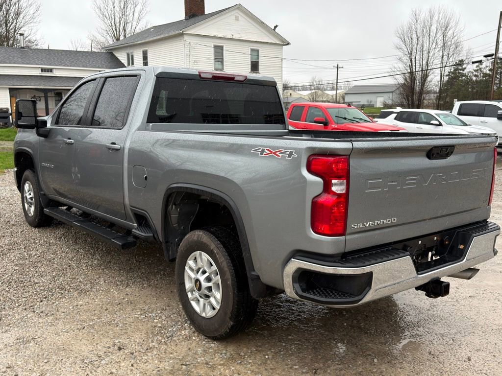 Used 2024 Chevrolet Silverado 2500 LT w/ Convenience Package image 3
