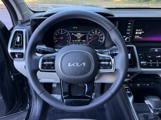 Certified 2023 Kia Sorento S w/ Panoramic Sunroof Package FWD image 18