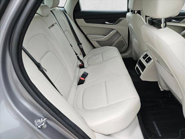 Used 2021 Jaguar XF SE RWD image 21