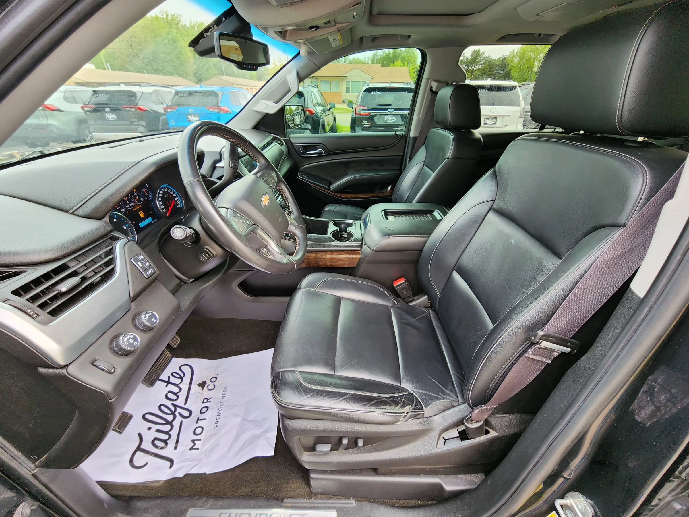Used 2017 Chevrolet Suburban LT AWD/4WD image 15