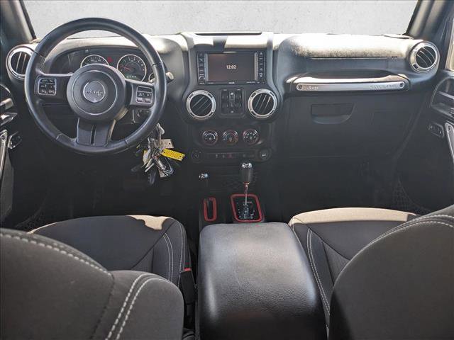 Used 2017 Jeep Wrangler Unlimited Rubicon w/ Connectivity Group image 16