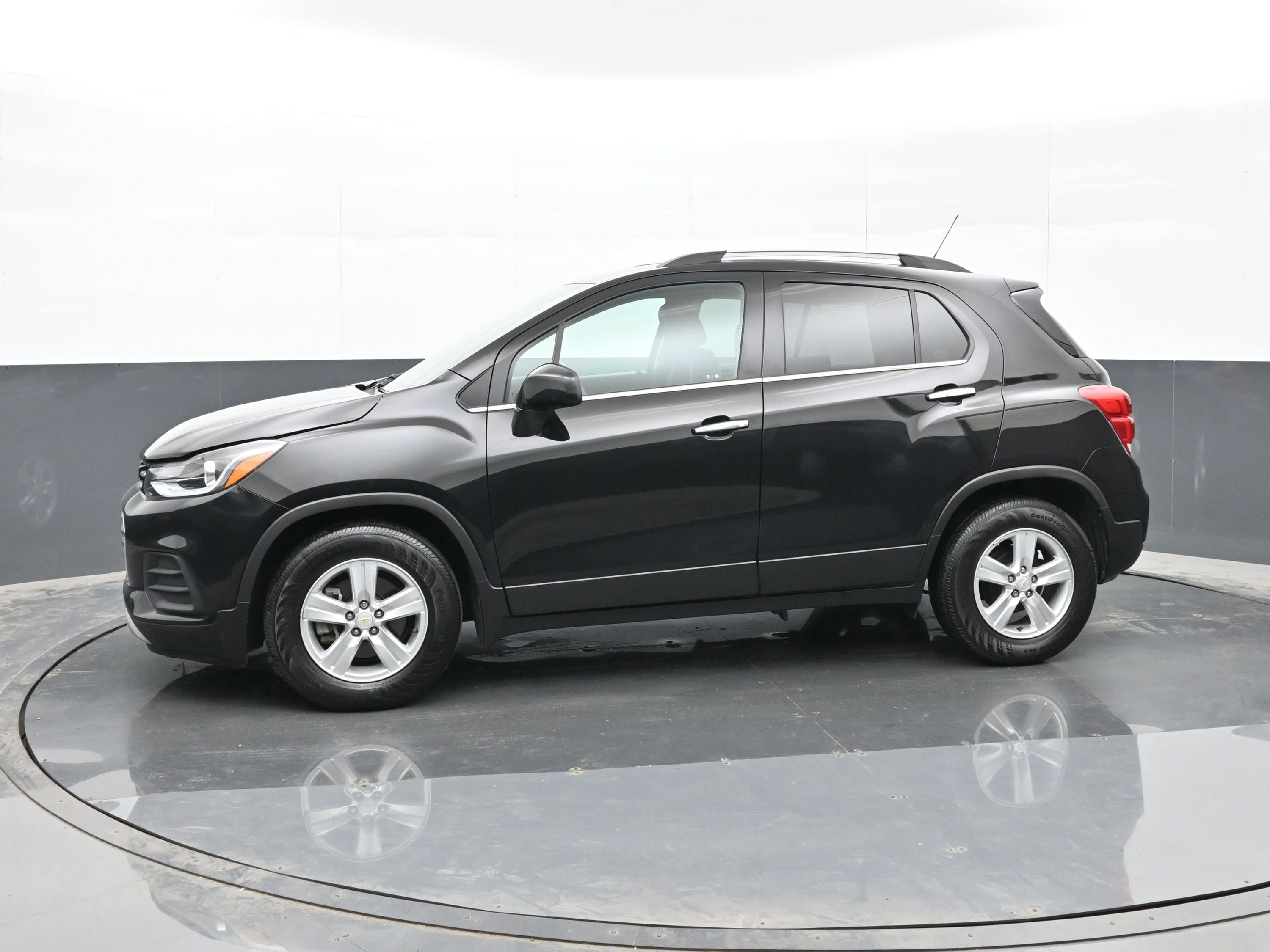 Used 2020 Chevrolet Trax LT w/ LT Convenience Package image 5