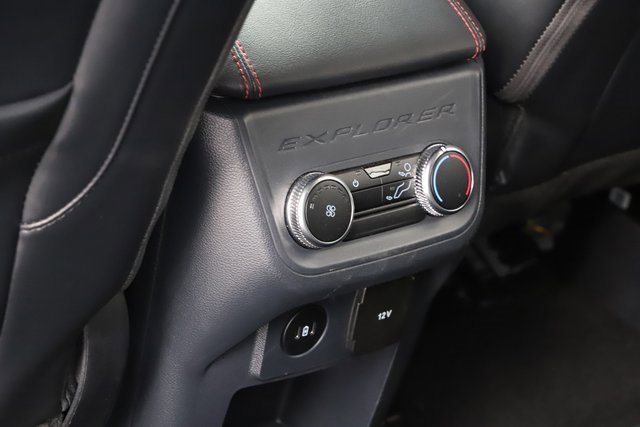 Used 2025 Ford Explorer ST-Line w/ ST-Line Street Pack image 21