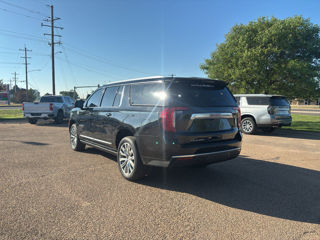 Used 2023 GMC Yukon XL Denali AWD/4WD image 6
