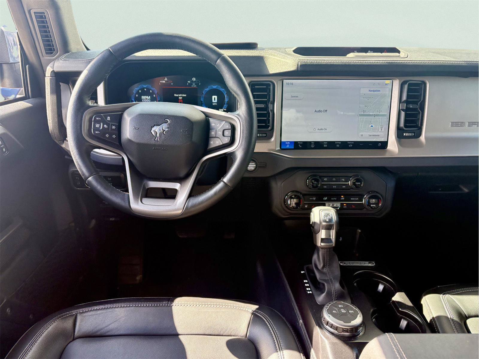 Used 2025 Ford Bronco Outer Banks AWD/4WD image 10