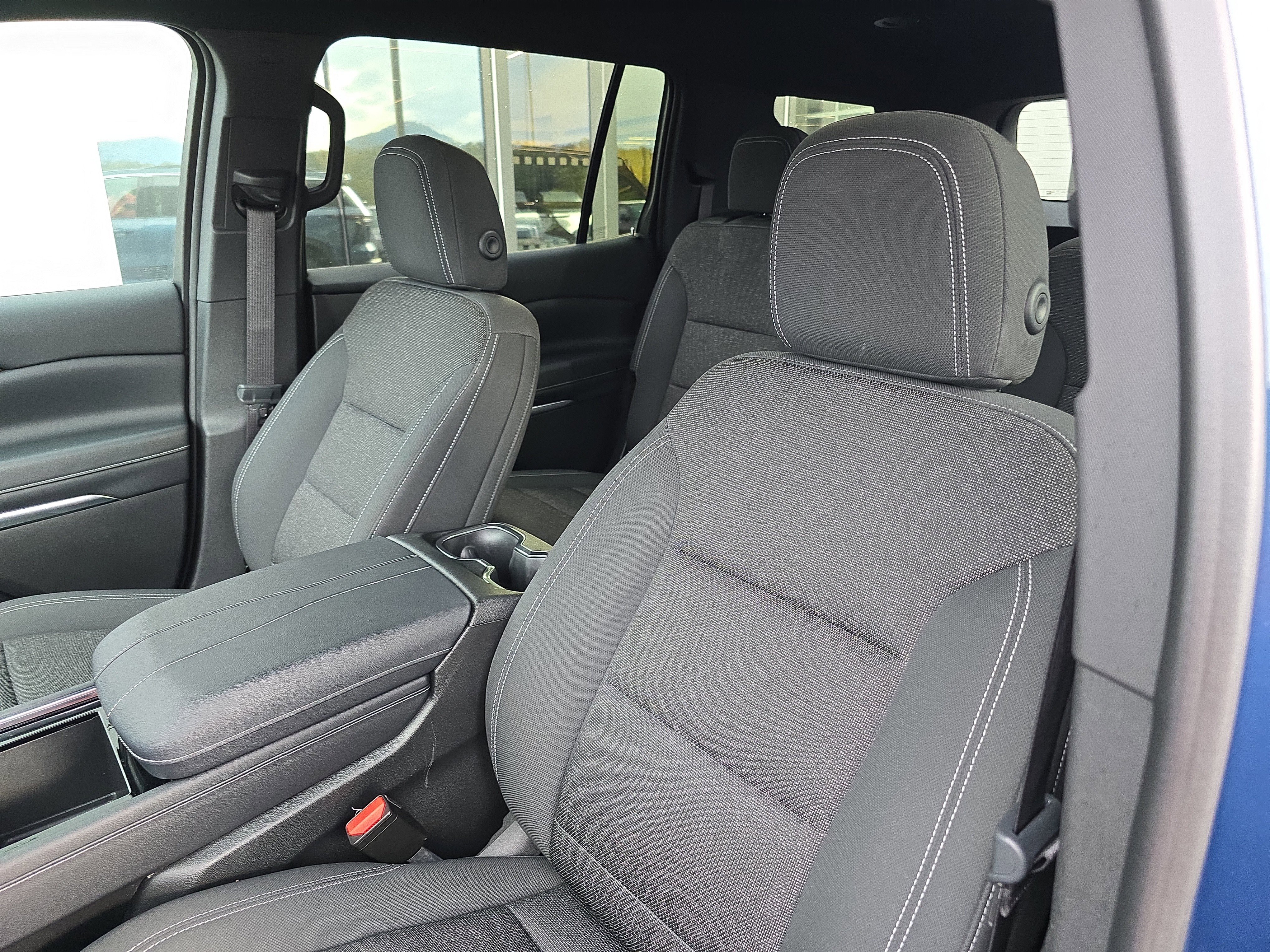 Used 2025 Chevrolet Traverse LT image 22