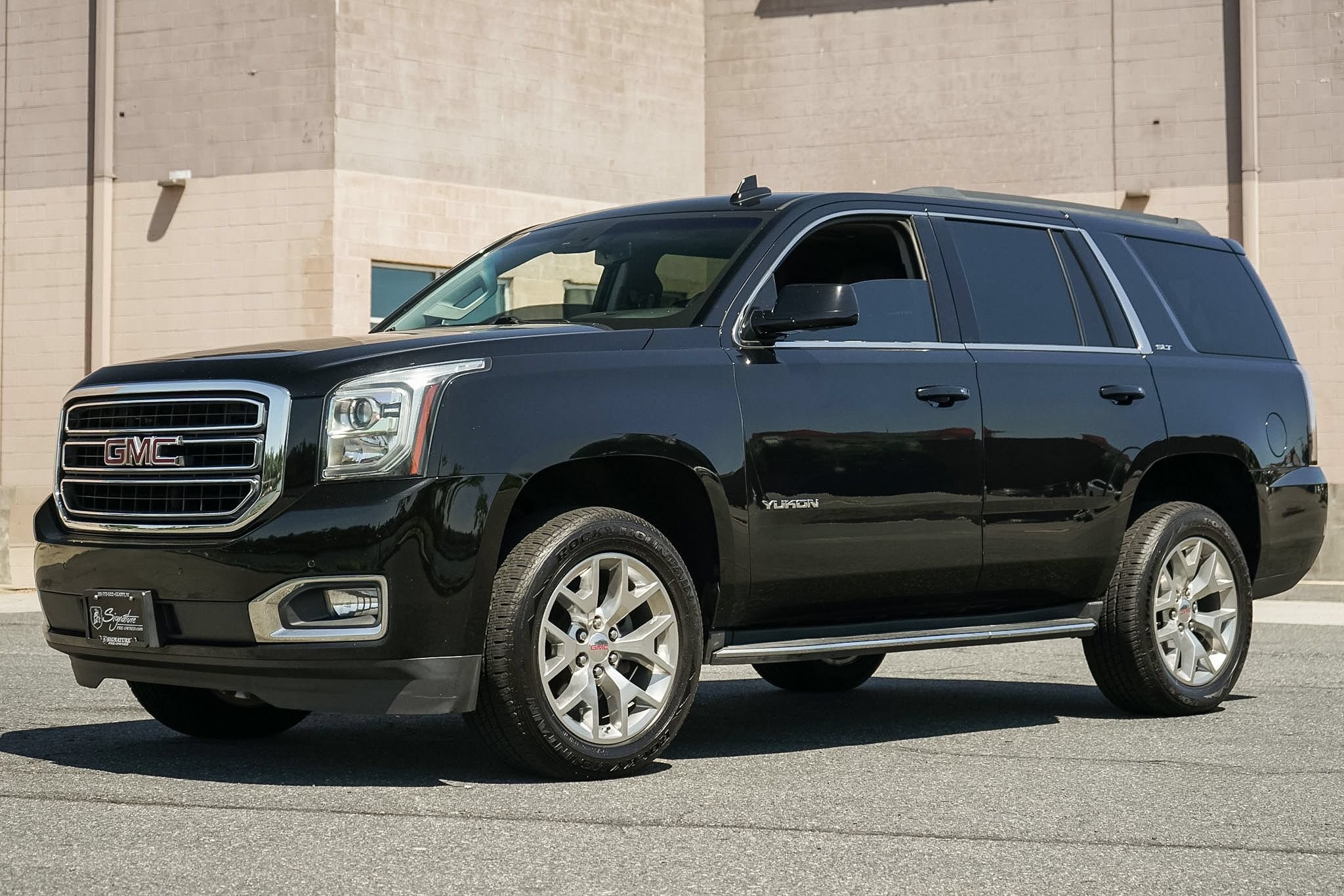 Used 2019 GMC Yukon SLT w/ Open Road Package AWD/4WD image 2