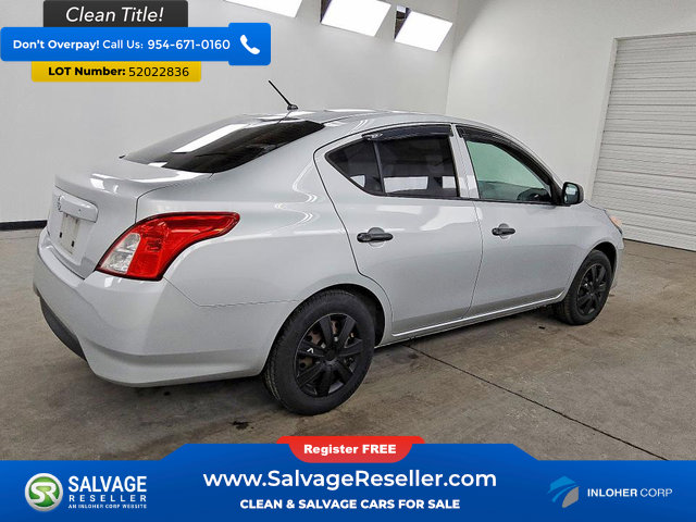 Used 2015 Nissan Versa S FWD image 4