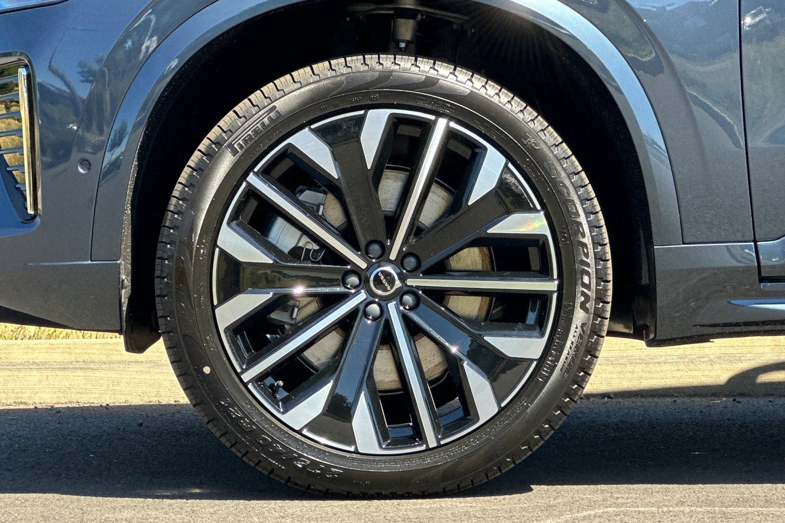 New 2026 Volvo XC90 T8 Plus w/ Protection Package AWD/4WD image 24