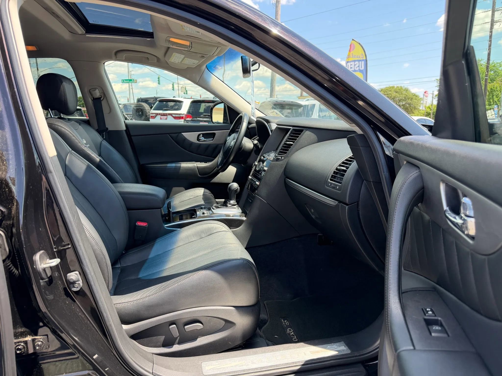 Used 2014 INFINITI QX70 2WD image 22
