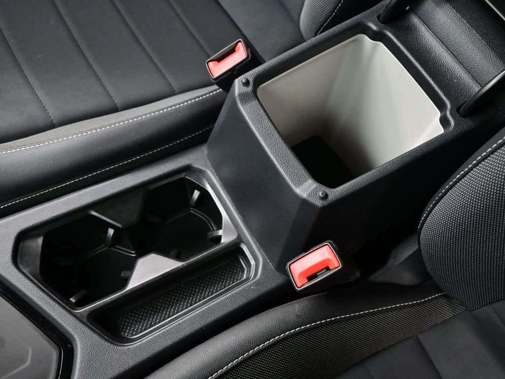 Used 2023 Volkswagen Taos SE w/ Panoramic Sunroof Package image 25