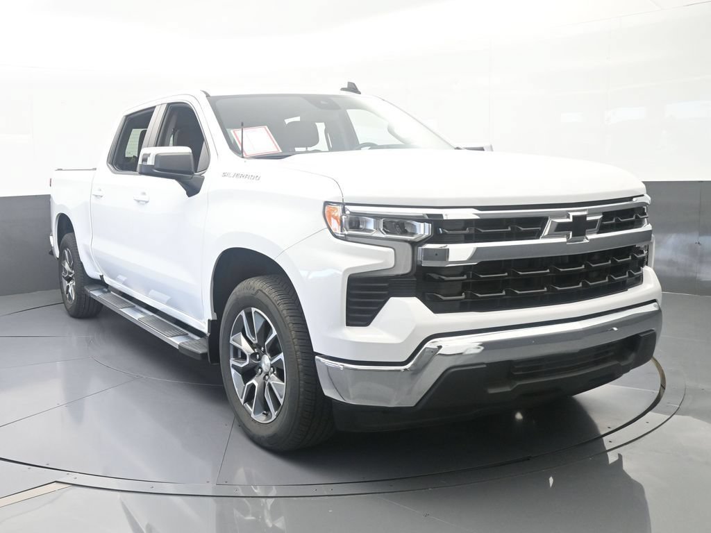 Used 2024 Chevrolet Silverado 1500 LT RWD image 9