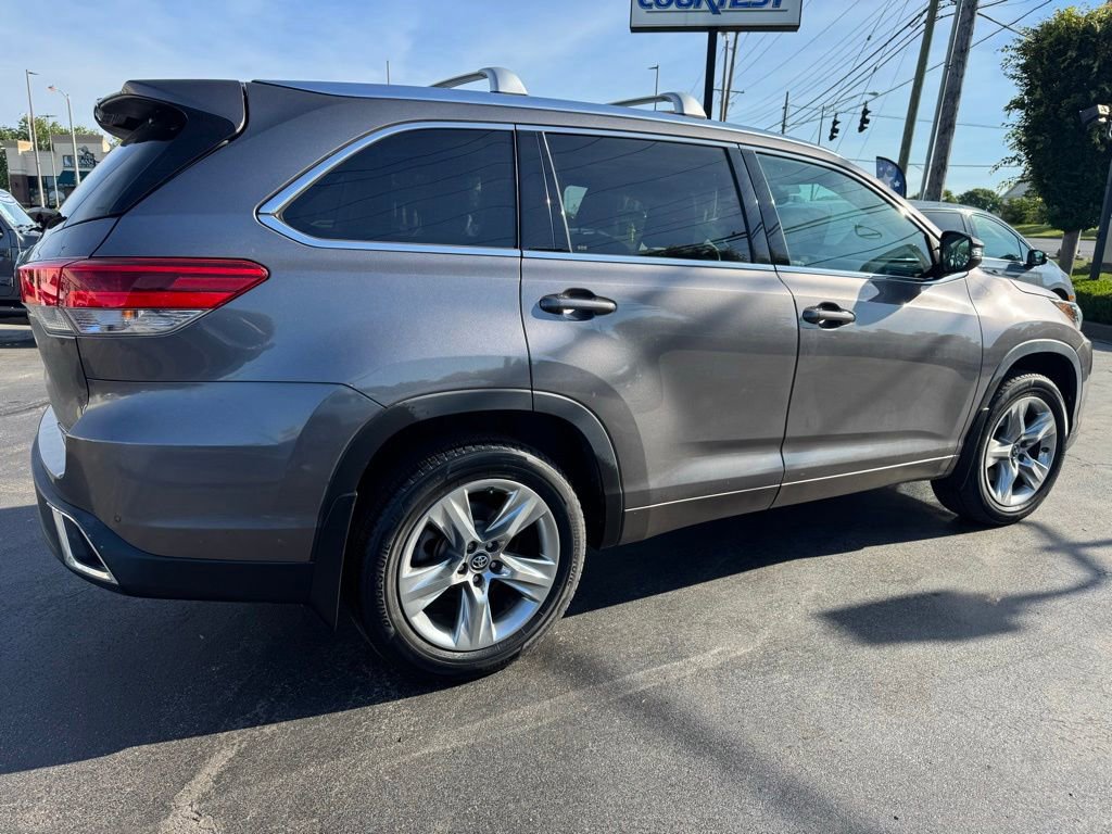 Used 2019 Toyota Highlander Limited AWD/4WD image 7