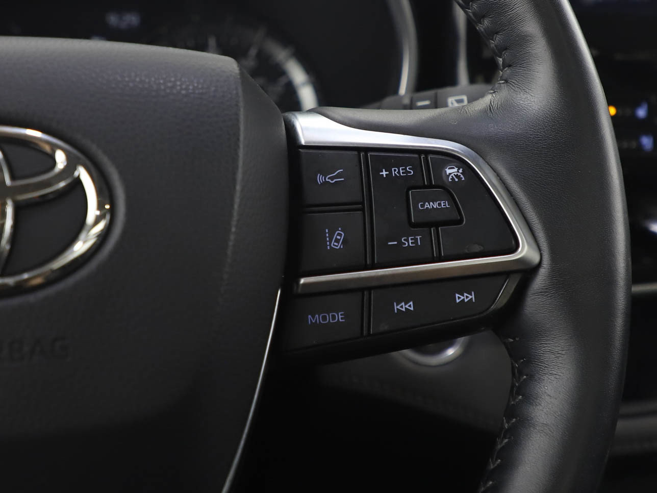 Used 2020 Toyota Highlander Platinum image 26