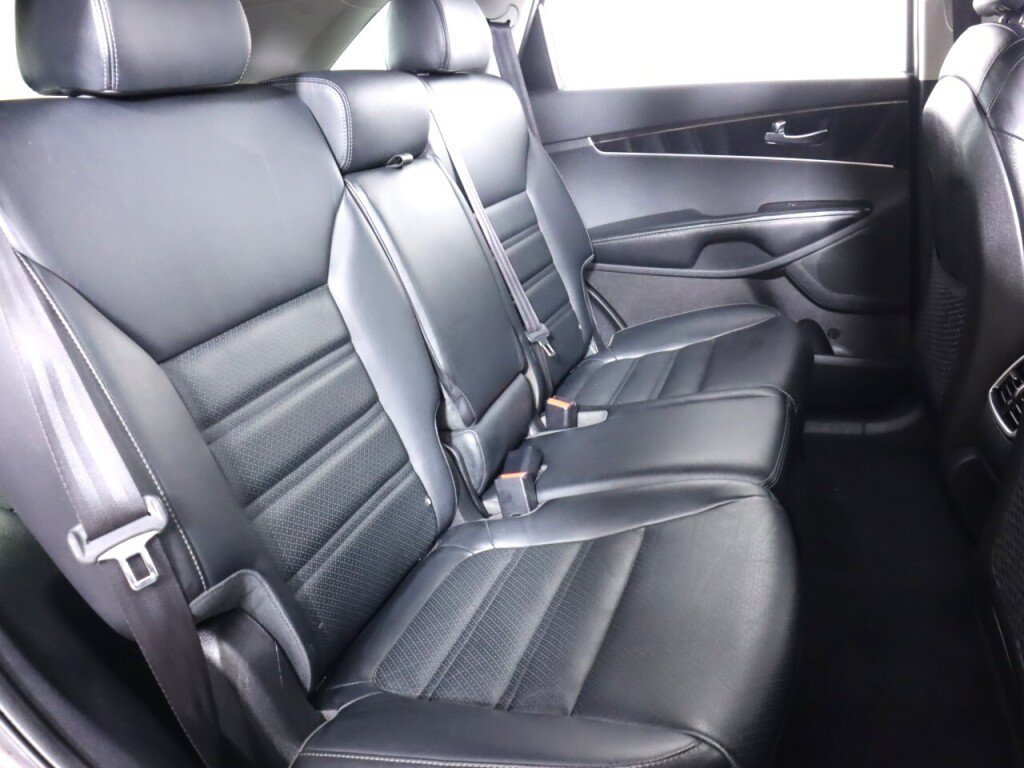 Used 2016 Kia Sorento EX FWD image 36