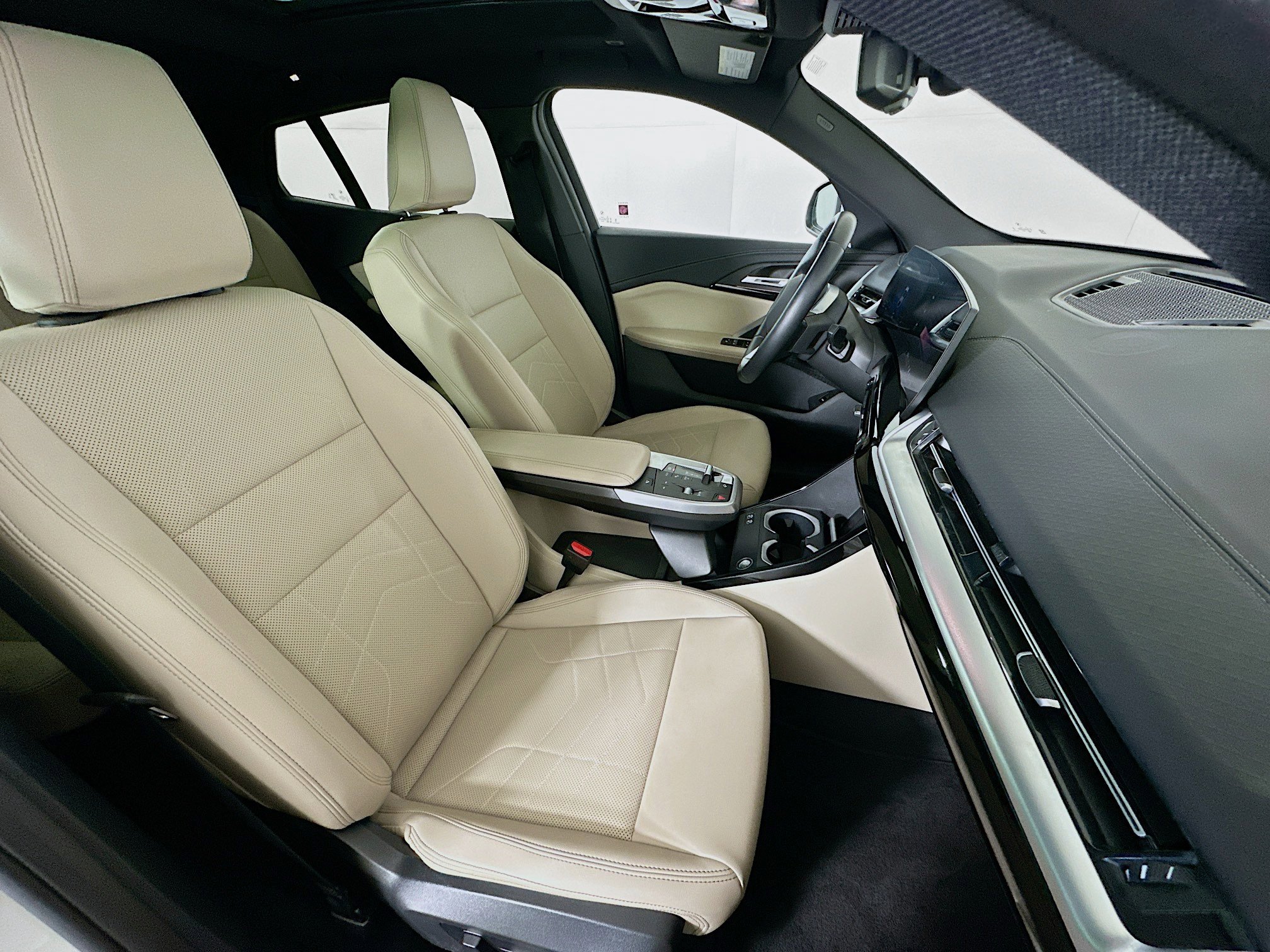 Used 2025 BMW X2 xDrive28i image 32