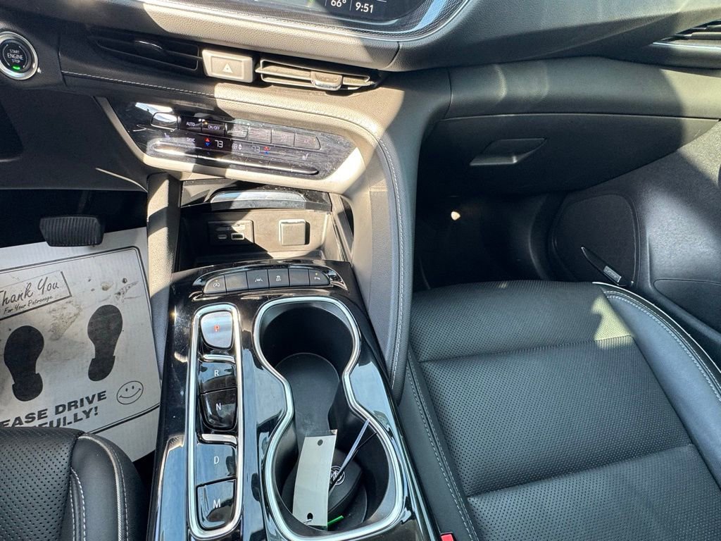 Used 2021 Buick Envision Essence w/ Technology Package I image 17