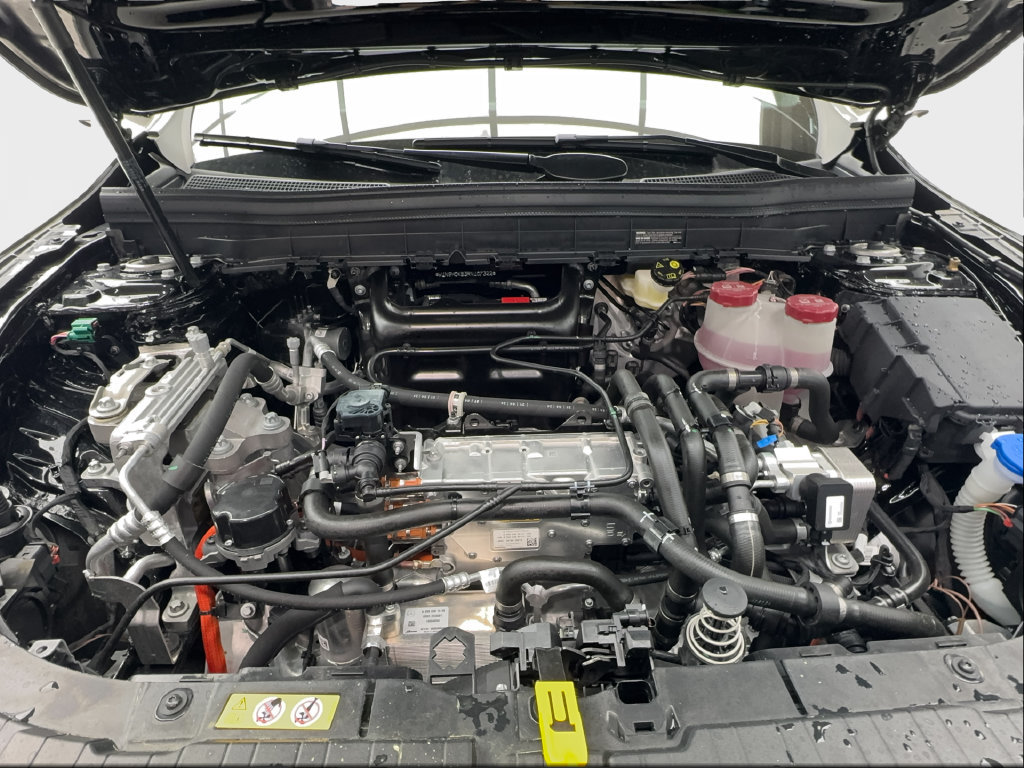Used 2024 Mercedes-Benz EQB 300 4MATIC image 19