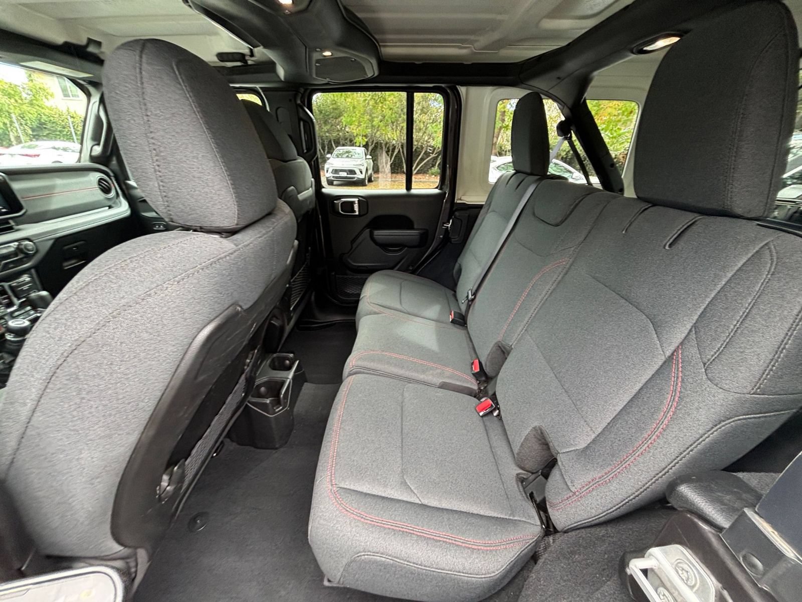 Used 2025 Jeep Wrangler Unlimited Rubicon AWD/4WD image 42