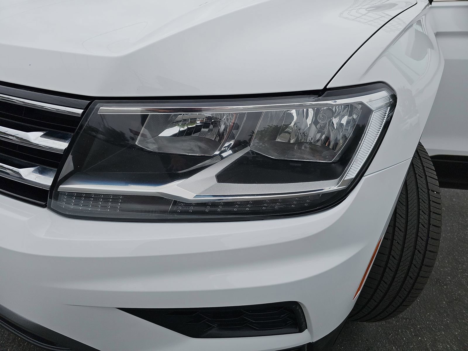 Used 2019 Volkswagen Tiguan SE w/ Panoramic Sunroof Package image 34