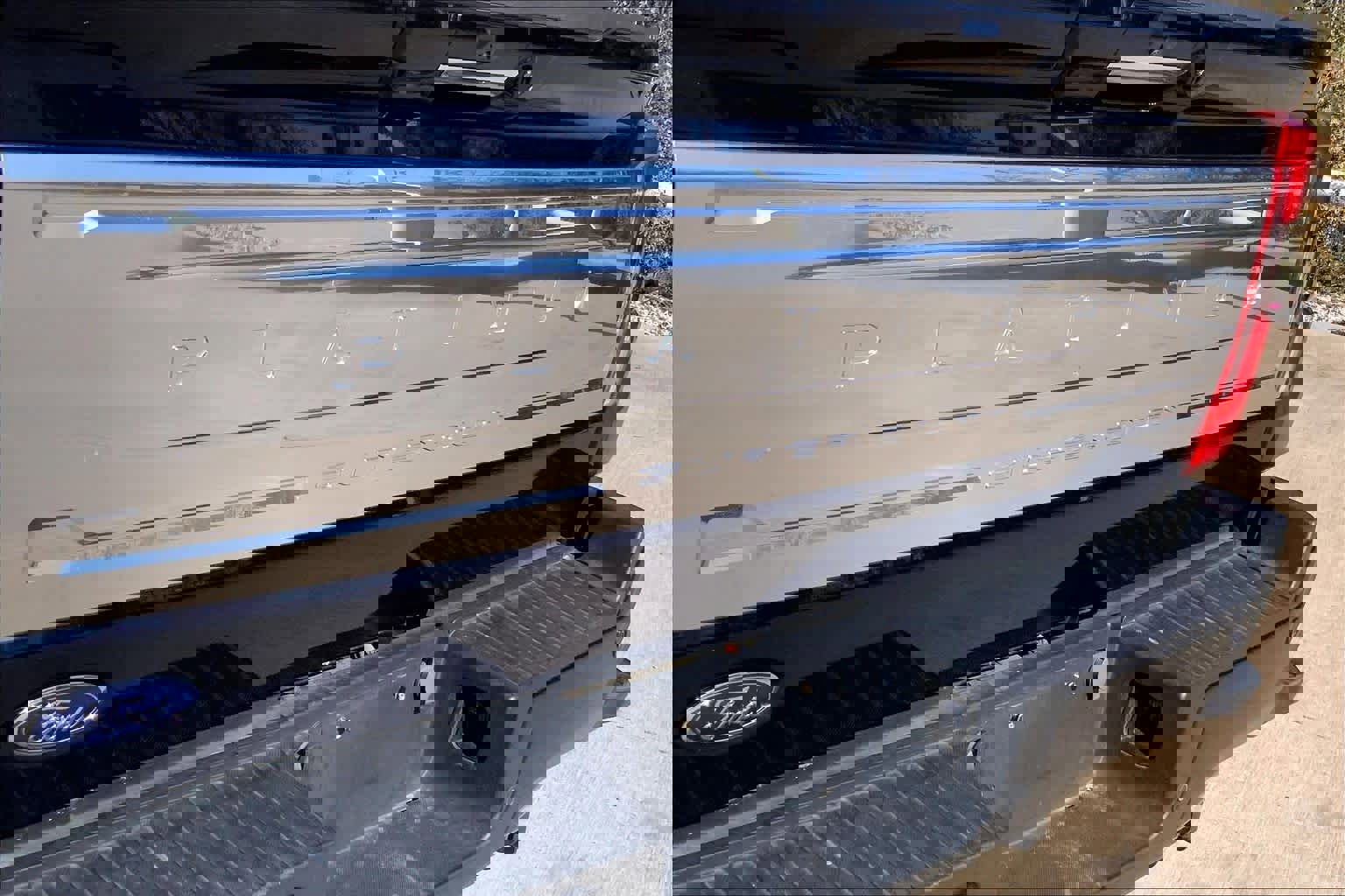 Used 2023 Ford F350 Platinum image 30