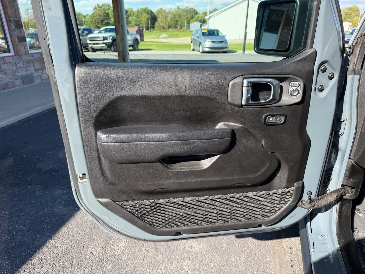 Used 2024 Jeep Wrangler Unlimited Rubicon 4xe image 12