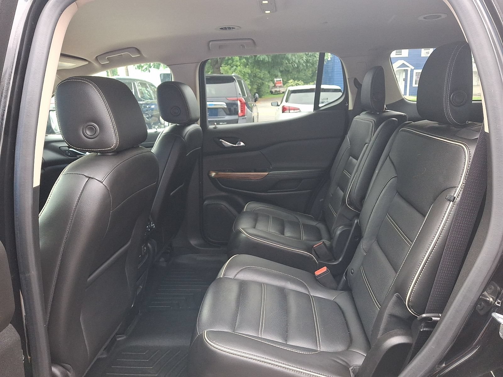 Used 2019 GMC Acadia Denali w/ Technology Package AWD/4WD image 11