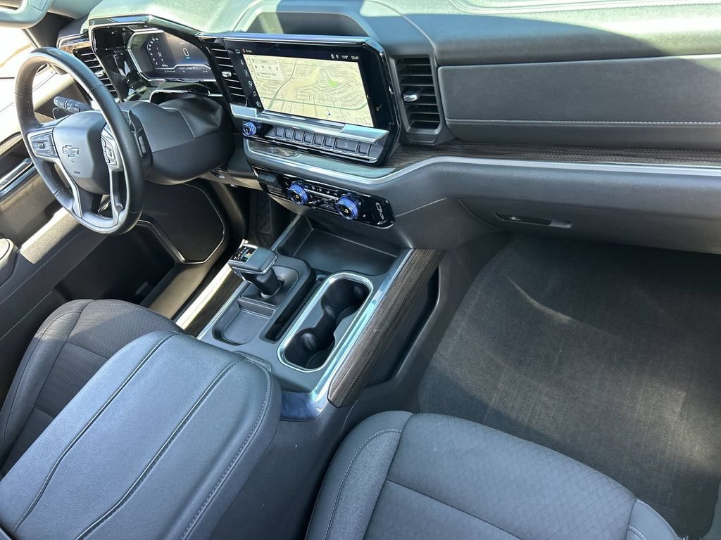 Used 2025 Chevrolet Silverado 1500 LT Trail Boss w/ Convenience Package II AWD/4WD image 28