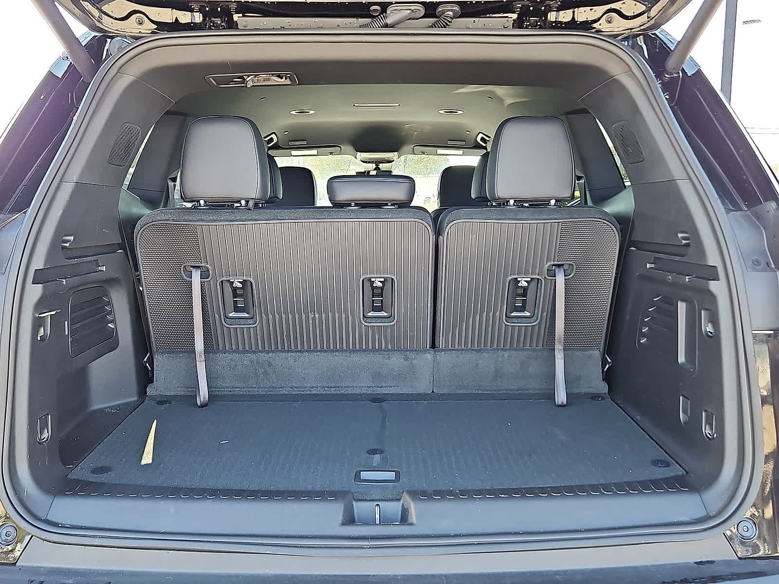 Used 2026 GMC Acadia Elevation w/ Elevation Premium Package FWD image 32