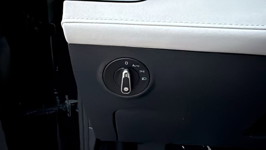 New 2026 Volkswagen Taos SE image 23