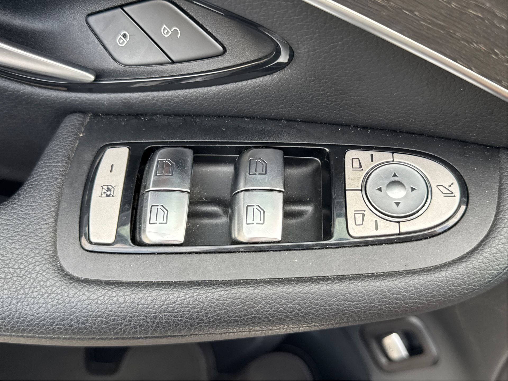 Used 2020 Mercedes-Benz GLC 300 4MATIC image 36