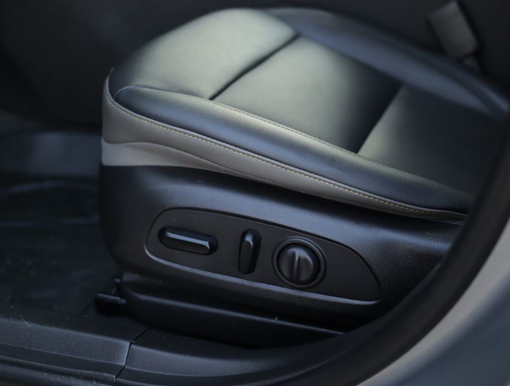 Used 2024 Chevrolet Trax ACTIV w/ Sunroof Package image 21